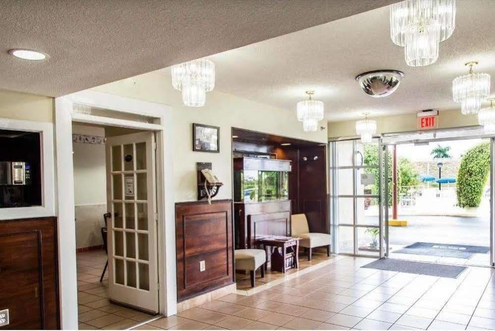 Belmont Inn & Suites Флорида-Сіті Екстер'єр фото